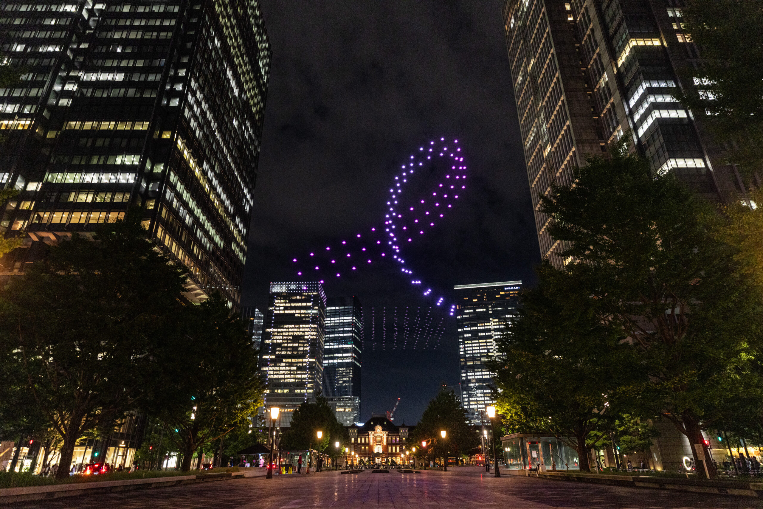 「乳がんのない世界へ 2025」で、東京駅前の行幸通りと音羽山  清水寺にて実施したドローンショーに特別協力